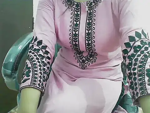 short girl  online show from 03-19-26, 05:06