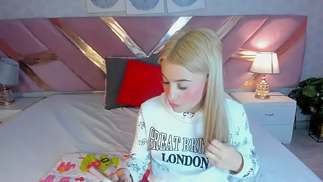 ChloeLaurentt online show from 12-21-25, 01:29