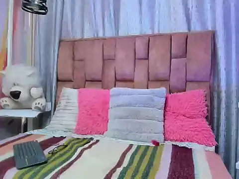 alix noa online show from 11-14-25, 07:45