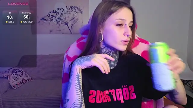 LilithPoison online show from 10-04-25, 06:06