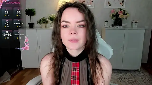 Gentle Ariel online show from 10-31-25, 01:39