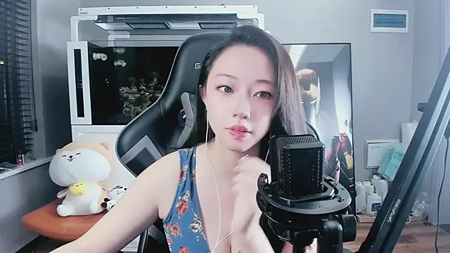 Keke-Bai online show from 10-04-25, 01:09