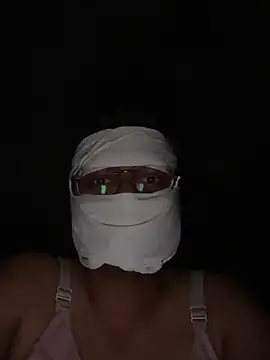 Mo000000  online show from 04-12-26, 06:13