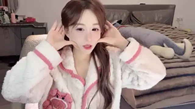 Snapshot of naiyaomeimei chatting on 12-20-25, 03:52 naiyaomeimei online show from 12-20-25, 03:52