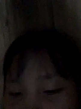 Snapshot of huong-18 chatting on 09-30-25, 12:32 huong-18 online show from 09-30-25, 12:32