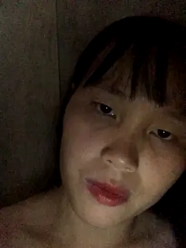 Snapshot of huong-18 chatting on 10-04-25, 02:15 huong-18 online show from 10-04-25, 02:15