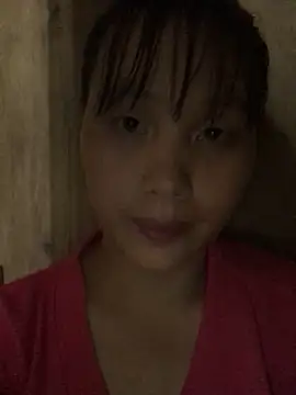 Snapshot of huong-18 chatting on 10-08-25, 11:08 huong-18 online show from 10-08-25, 11:08