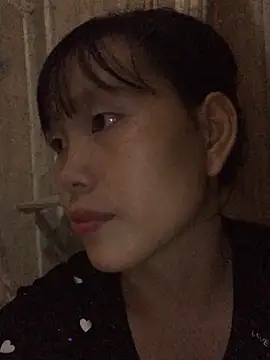 Snapshot of huong-18 chatting on 10-09-25, 02:15 huong-18 online show from 10-09-25, 02:15
