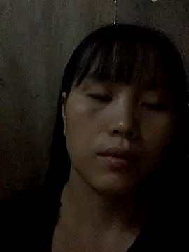 Snapshot of huong-18 chatting on 10-10-25, 11:37 huong-18 online show from 10-10-25, 11:37