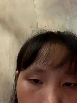 Snapshot of huong-18 chatting on 10-13-25, 04:56 huong-18 online show from 10-13-25, 04:56