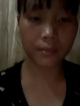 Snapshot of huong-18 chatting on 10-16-25, 02:01 huong-18 online show from 10-16-25, 02:01