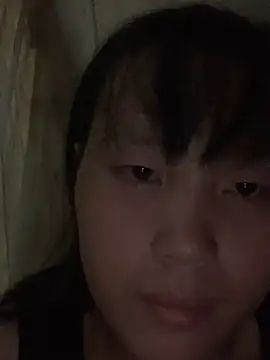 Snapshot of huong-18 chatting on 10-16-25, 04:08 huong-18 online show from 10-16-25, 04:08
