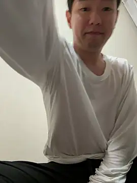 Snapshot of KAMESAN08 chatting on 03-03-26, 10:43 KAMESAN08 online show from 03-03-26, 10:43