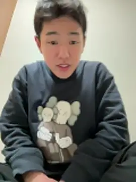 Snapshot of KAMESAN08 chatting on 03-10-26, 11:37 KAMESAN08 online show from 03-10-26, 11:37