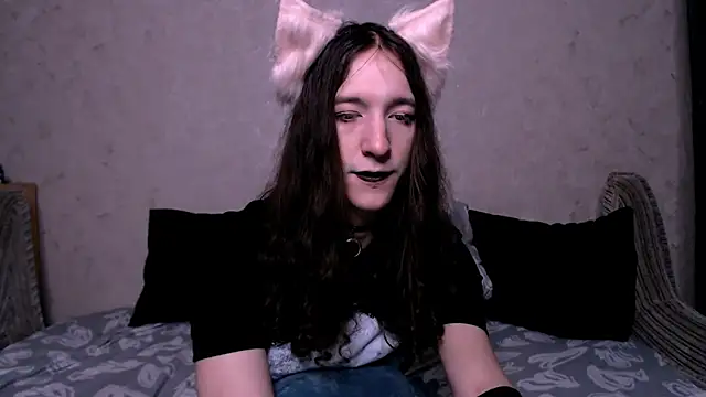 Snapshot of SilverMuse_ chatting on 10-02-25, 02:18 SilverMuse online show from 10-02-25, 02:18