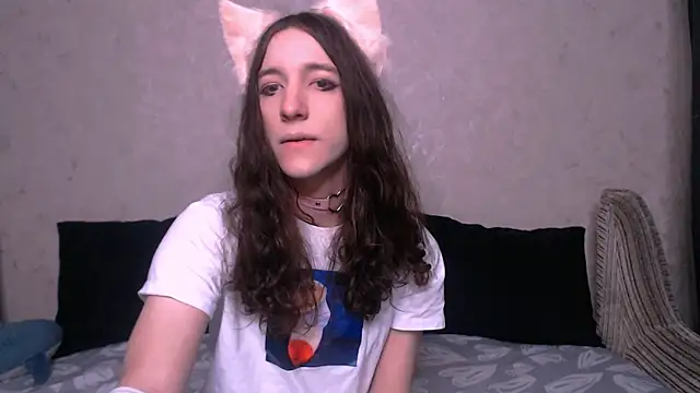 Snapshot of SilverMuse_ chatting on 10-05-25, 01:48 SilverMuse online show from 10-05-25, 01:48