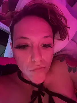 Snapshot of darnette_daisy chatting on 11-24-25, 10:15 darnette daisy online show from 11-24-25, 10:15