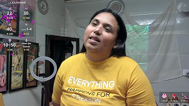 Snapshot of Girl_luna_ chatting on 09-27-25, 06:35 Girl luna online show from 09-27-25, 06:35