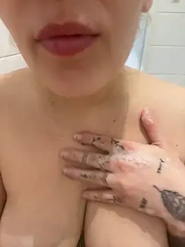 Snapshot of anonyme_hot47 chatting on 03-10-26, 10:53 anonyme hot47 online show from 03-10-26, 10:53