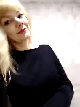 AliceSwan1122 online show from 10-03-25, 02:36