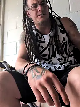 Snapshot of Clownboi17 chatting on 09-25-25, 07:17 Clownboi17 online show from 09-25-25, 07:17