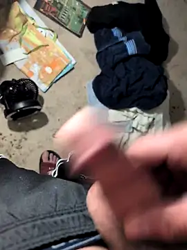 Snapshot of Clownboi17 chatting on 11-21-25, 08:02 Clownboi17 online show from 11-21-25, 08:02