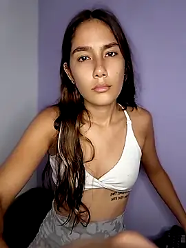 Snapshot of Amber_Miiller2 chatting on 06-13-26, 11:24 Amber Miiller2 online show from 06-13-26, 11:24