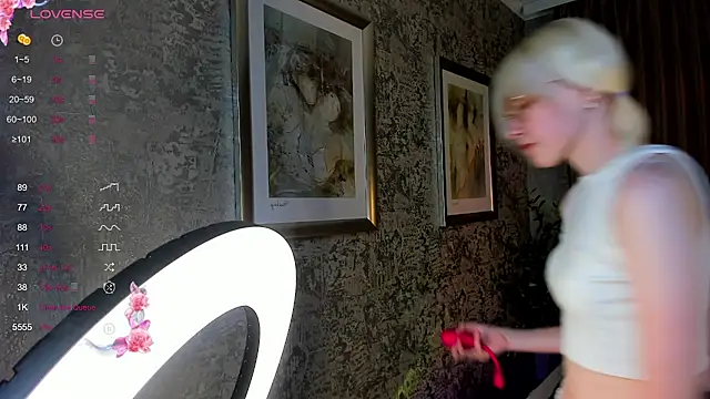 AlettaEve online show from 10-15-25, 03:12