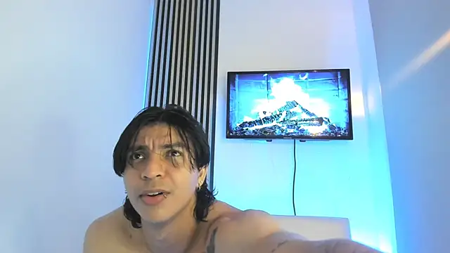 Snapshot of toji_luxxer chatting on 09-29-25, 06:07 toji luxxer online show from 09-29-25, 06:07