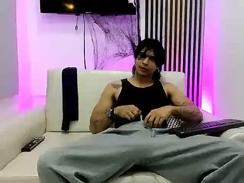 Snapshot of toji_luxxer chatting on 10-28-25, 09:17 toji luxxer online show from 10-28-25, 09:17