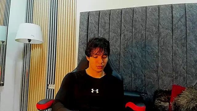 Snapshot of toji_luxxer chatting on 12-18-25, 09:10 toji luxxer online show from 12-18-25, 09:10