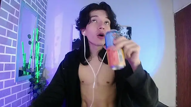 Snapshot of Jack_alvarez19 chatting on 12-04-25, 04:44 Jack alvarez19 online show from 12-04-25, 04:44