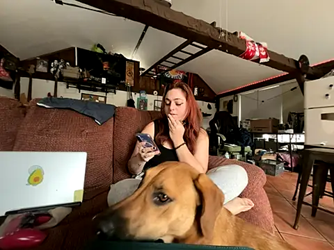 Snapshot of PeridotPrincessOfficial chatting on 11-12-25, 05:35 PeridotPrincessOfficial online show from 11-12-25, 05:35