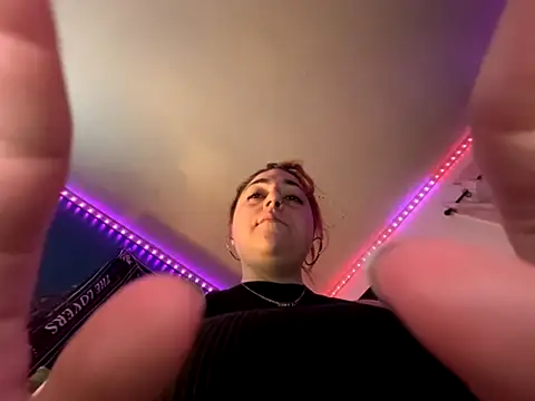 Snapshot of PeridotPrincessOfficial chatting on 11-14-25, 03:16 PeridotPrincessOfficial online show from 11-14-25, 03:16