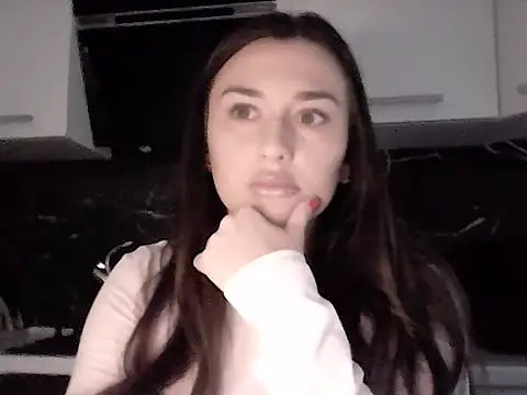 Lyverra online show from 02-05-26, 01:38