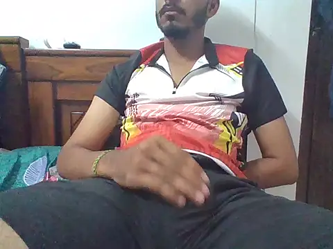 Snapshot of vikranthLong chatting on 10-25-25, 12:45 vikranthLong online show from 10-25-25, 12:45