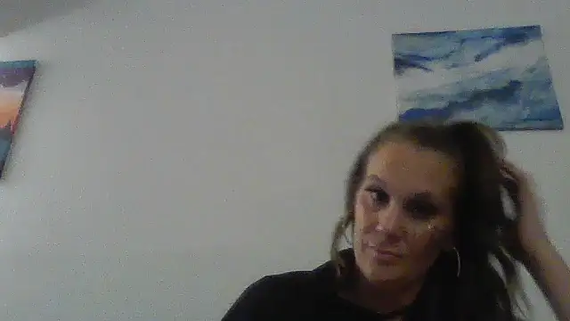 Ariasweetaspie online show from 10-31-25, 05:19