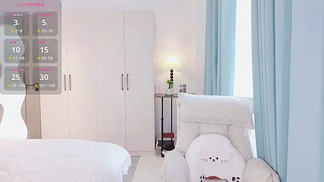 Snapshot of schoolgirl-nurse chatting on 12-14-25, 01:22 schoolgirl-nurse online show from 12-14-25, 01:22