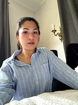 Snapshot of ZoeyJohnson chatting on 11-06-25, 01:39 ZoeyJohnson online show from 11-06-25, 01:39