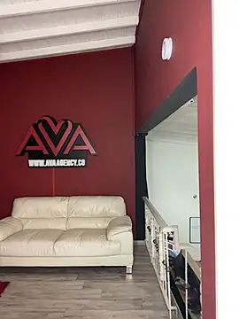 krisstenSantos online show from 10-28-25, 12:30