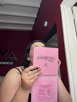 krisstenSantos online show from 01-07-26, 01:24