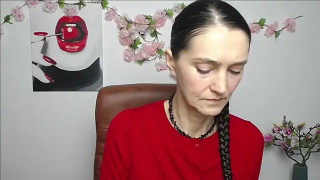 Snapshot of TayaFinch chatting on 11-15-25, 01:18 TayaFinch online show from 11-15-25, 01:18