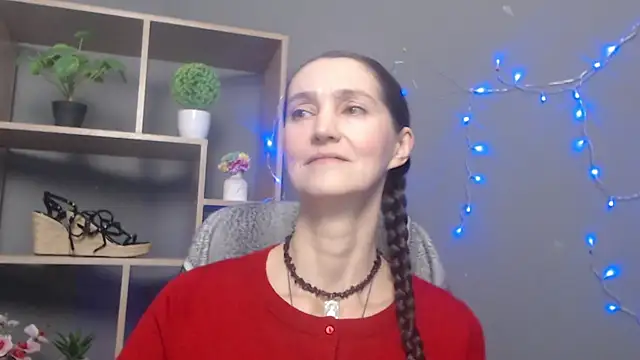 Snapshot of TayaFinch chatting on 11-23-25, 01:22 TayaFinch online show from 11-23-25, 01:22