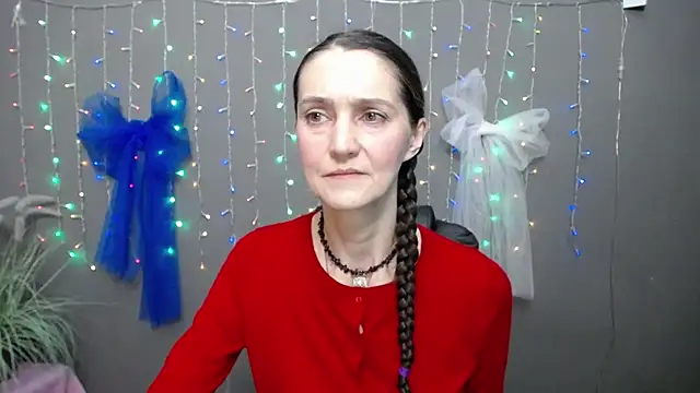 Snapshot of TayaFinch chatting on 11-25-25, 02:17 TayaFinch online show from 11-25-25, 02:17