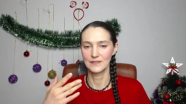 Snapshot of TayaFinch chatting on 12-16-25, 02:44 TayaFinch online show from 12-16-25, 02:44