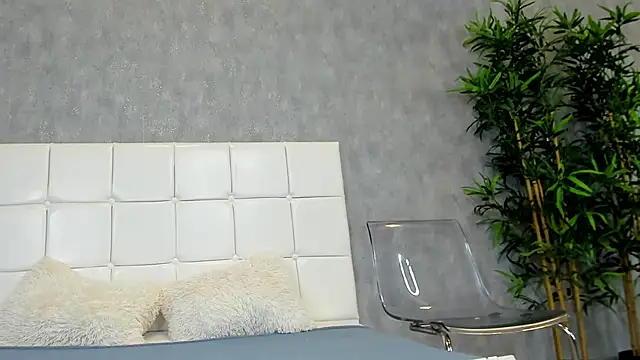 AmiraRees online show from 09-27-25, 05:45