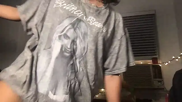 yoursweetestlilly online show from 03-26-26, 03:34