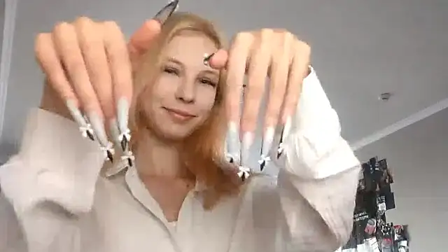 Snapshot of Fafa_Fluff chatting on 09-21-25, 03:13 Fafa Fluff online show from 09-21-25, 03:13