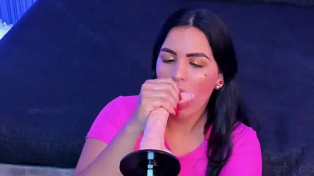 Snapshot of Daniwhatson chatting on 10-08-25, 03:26 Daniwhatson online show from 10-08-25, 03:26