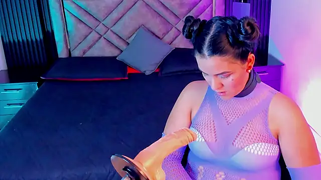 Snapshot of Daniwhatson chatting on 10-10-25, 12:20 Daniwhatson online show from 10-10-25, 12:20